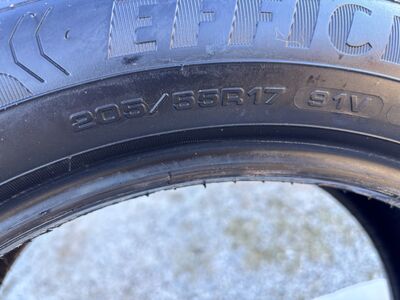 Suverehvid Goodyear Efficient Grip 205/55 R17