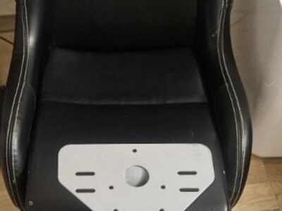 Playseat Evollution + Käigukasti hoidik
