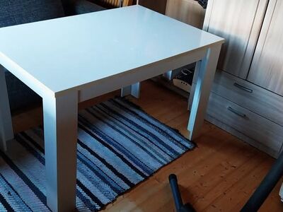 Pikendatav söögilaud