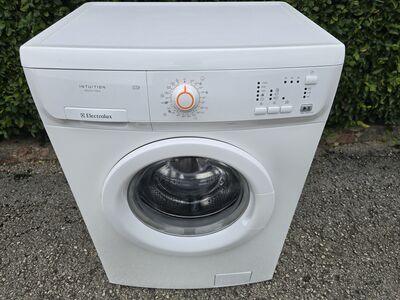Pesumasin Electrolux Intuition 1-6kg. sügavus 45cm