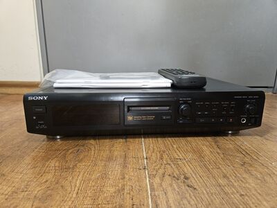 Sony MDS-JE500 MiniDisc-salvesti/mängija.
