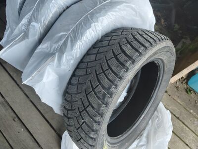 Naastrehvid Nexen WinGuard WinSpike3 215/60 R17