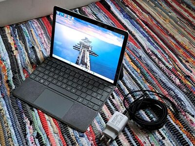 Microsoft Surface Go 3 128GB klaviatuuriga