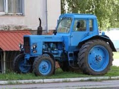 Traktor MTZ 80