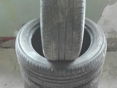 Suverehvid 215/55/18