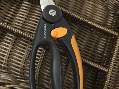 Fiskars oksakäärid (nagu uued)