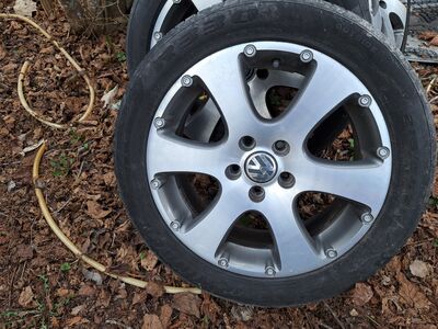 VW ORIGINAALVELJED + REHVID 17”