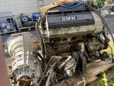 BMW 3,0i V8 mootor ja atm käigukast