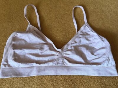 Comfortable Seamless Bralette in Light Pink