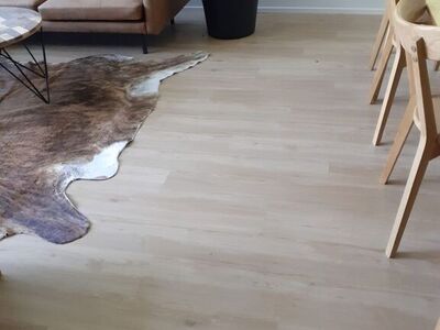 Kõrge kvaliteediga vinüülparkett SPC, klass 33