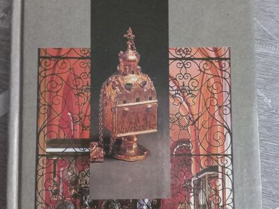 Книга «Государственные музеи Московского Кремля».