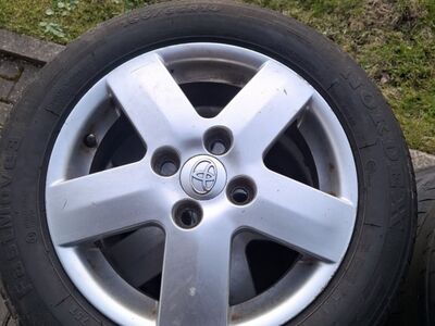 Valuveljed Toyota 14" suverehvidega