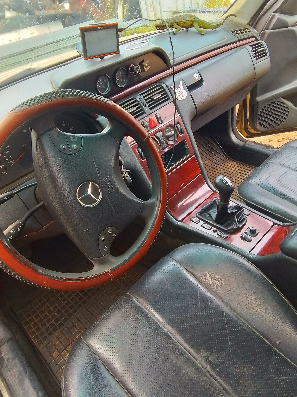 Mercedes-Benz 210  E200 CDI