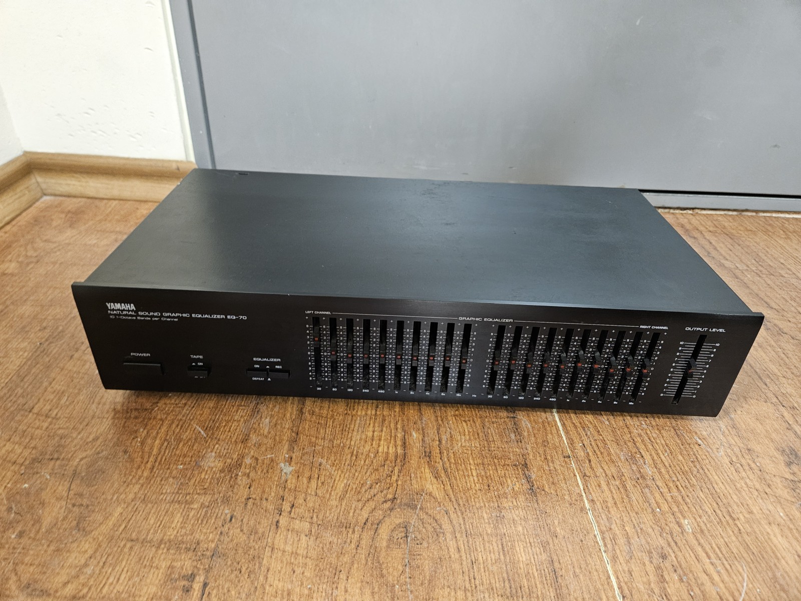 Yamaha EQ-70 10 Band Stereo Graphic Equalizer - SOOV.ee
