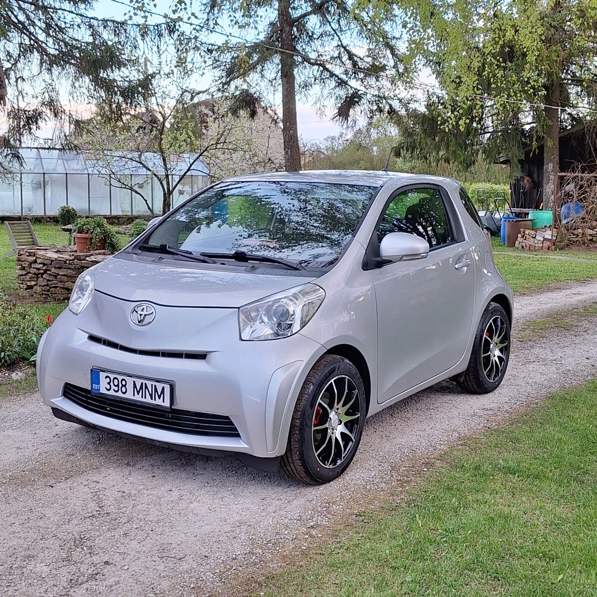 Toyota iq