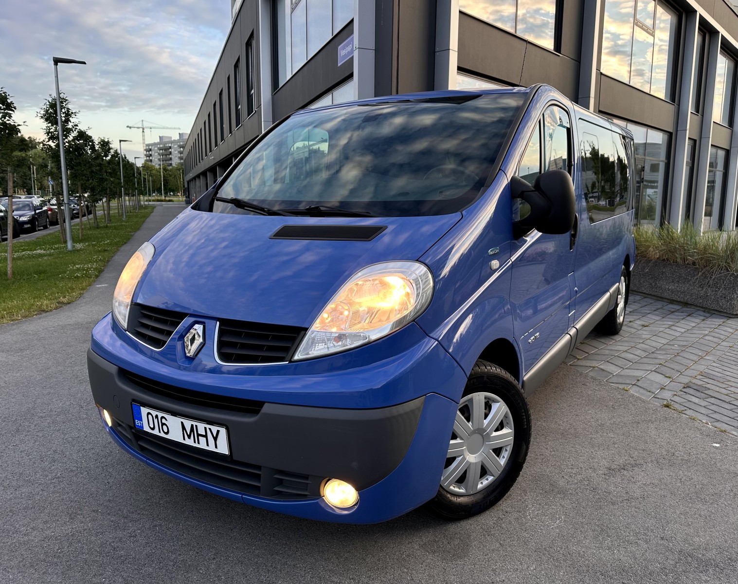 Renault Trafic Long Passenger Pack Clim 2.0 84kW