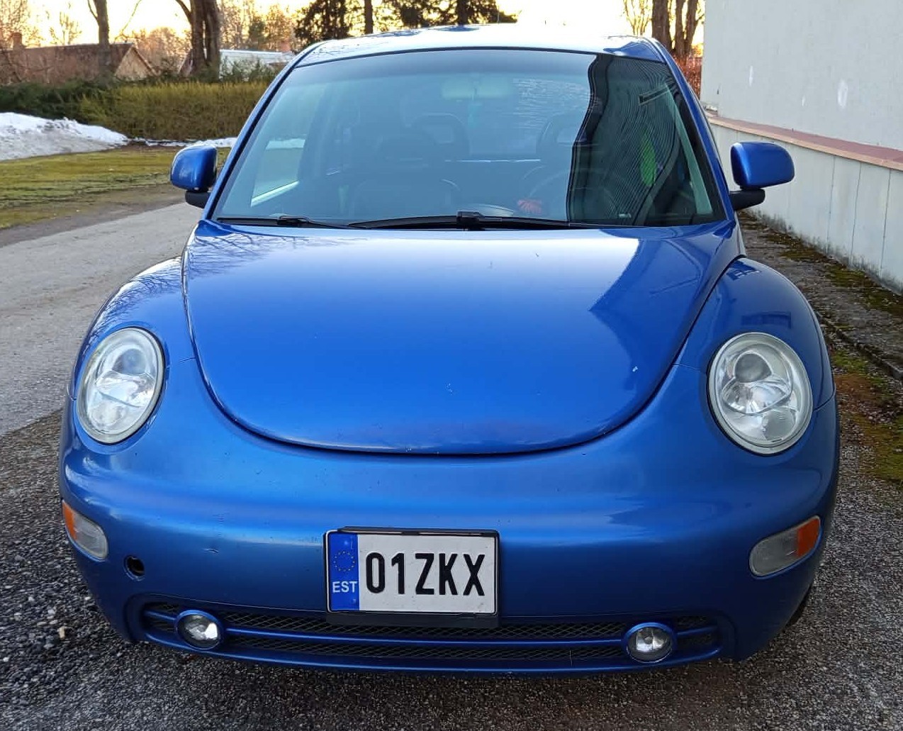 Vw New Beetle , 1.9 72kw .  ÜV : 04.2027