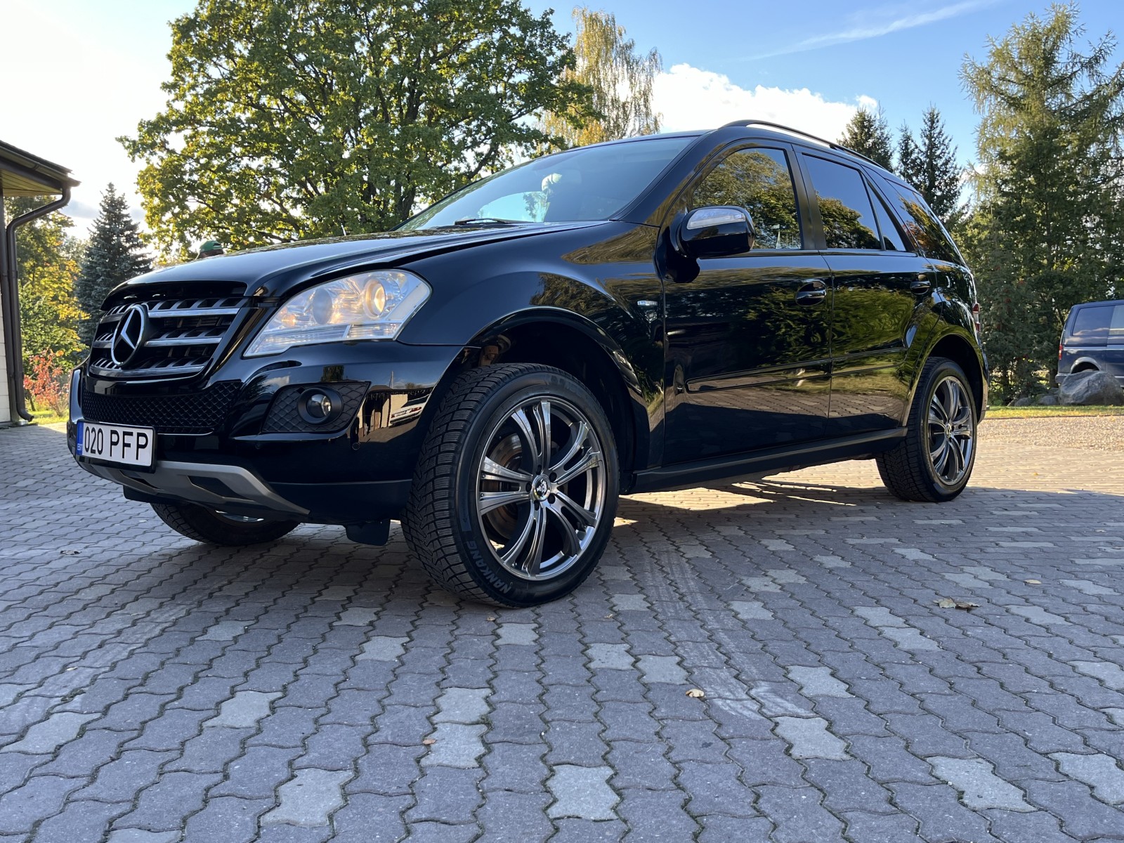 Mercedes Bens ML 300 & Renault Trafic